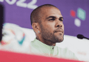 Daniel Alves vai receber 1,2 milhão de euros (R$ 6,45 milhões) do Fisco da Espanha