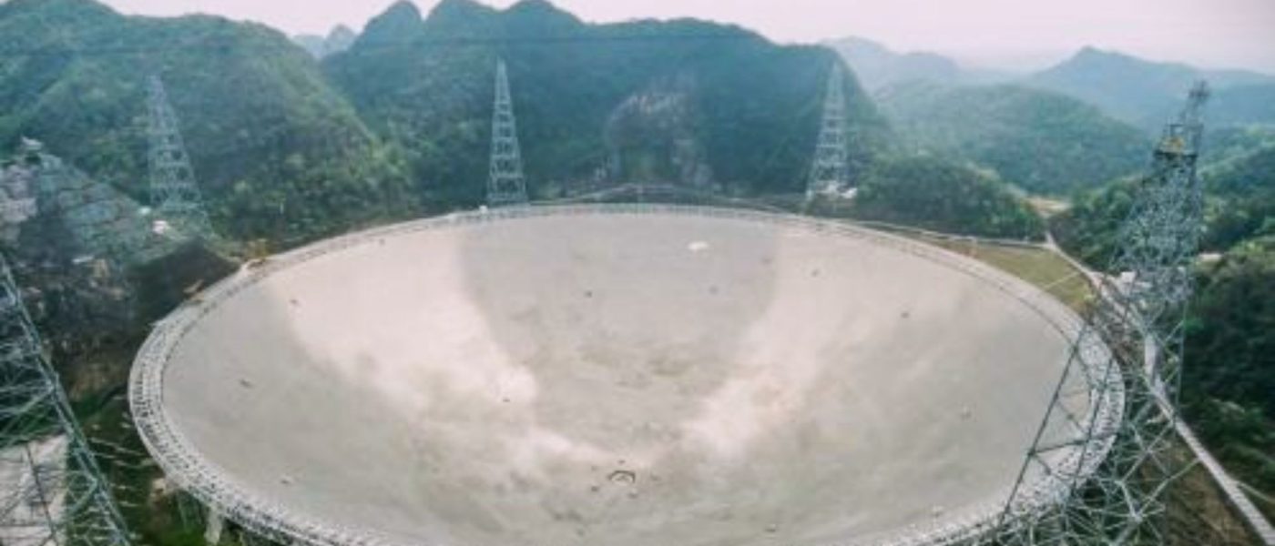 Telescópio FAST da China Abre Inscrições para Projetos de Observação Gratuitos