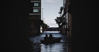 As causas da enchente de 1941 em Porto Alegre foram chuvas intensas e ventos fortes, e esse evento não serve como argumento para negar as mudanças climáticas