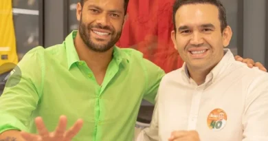 Jogador Hulk Paraíba declara apoio à candidatura de Jhony Bezerra em Campina Grande