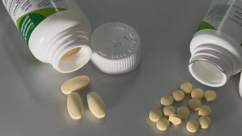 Medicamentos para pessoas que convivem com HIV — Foto: TV TEM/Reprodução