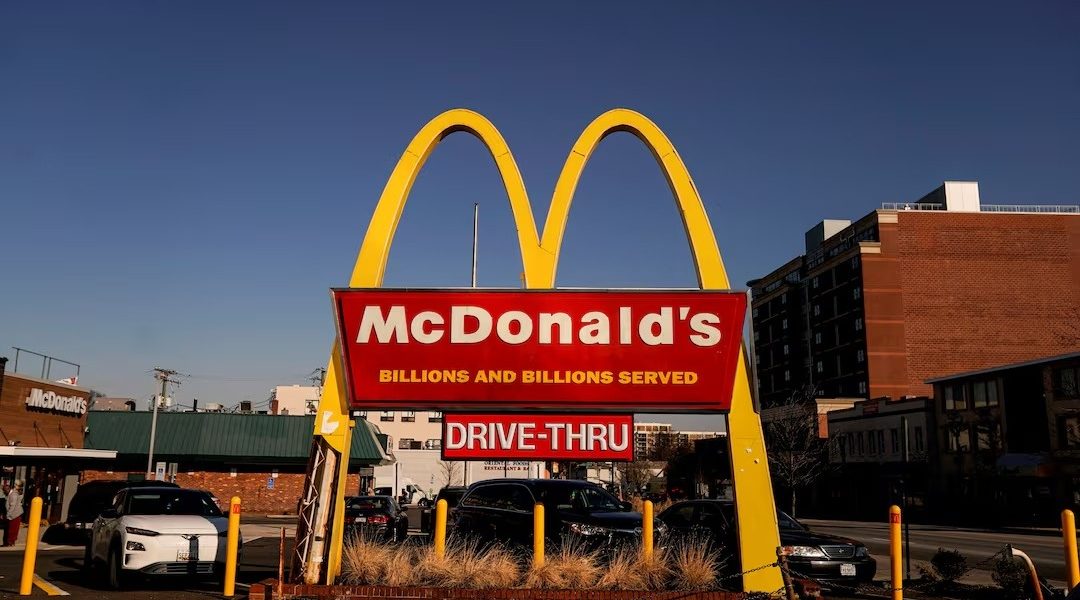McDonald’s Revisa Programa de Bolsas para Latinos em Acordo Judicial