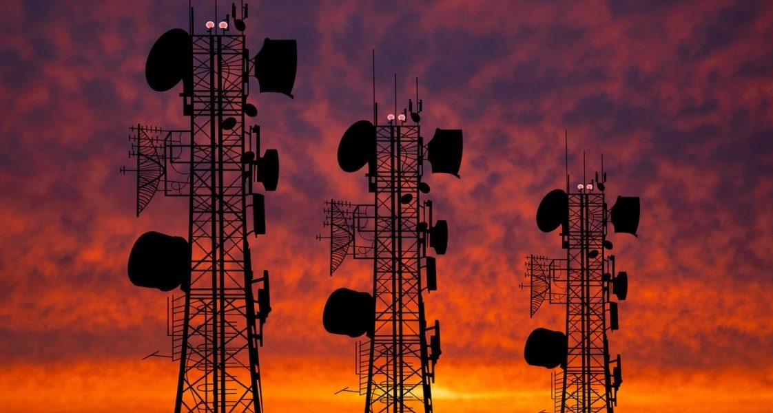 Restrição a Torres de Internet Pode Encarecer Serviços de Telefonia e Fortalecer Monopólios