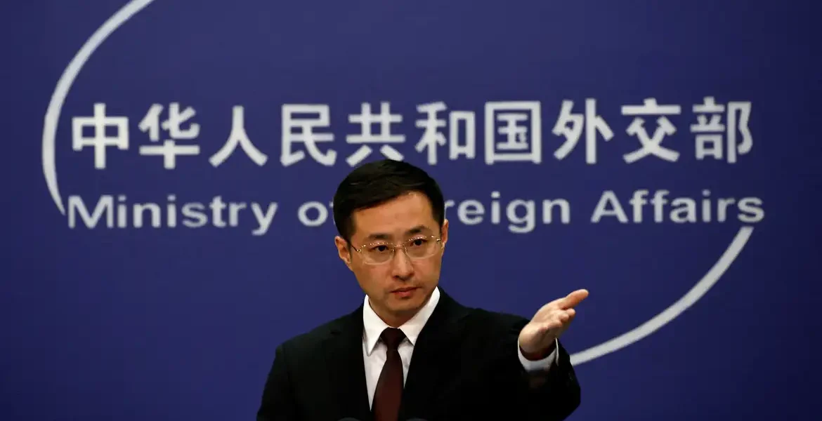 China promete resistência total a tarifas dos EUA: “Lutaremos até o fim”