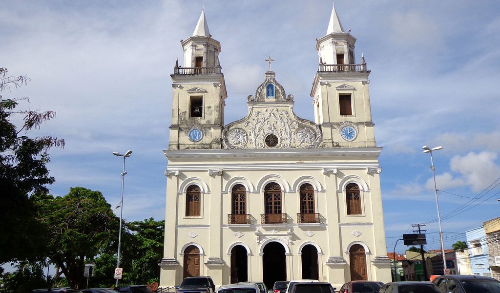 Teto da Catedral Basílica de João Pessoa cede e templo é interditado
