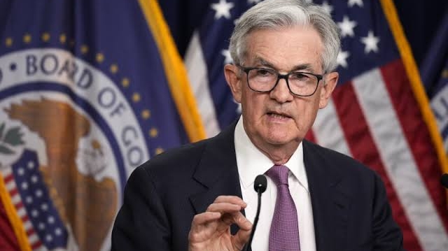 Presidente do Fed pede que estudantes defendam a democracia e alerta contra ataques à liberdade acadêmica Presidente do Fed pede que estudantes defendam a democracia e alerta contra ataques à liberdade acadêmica