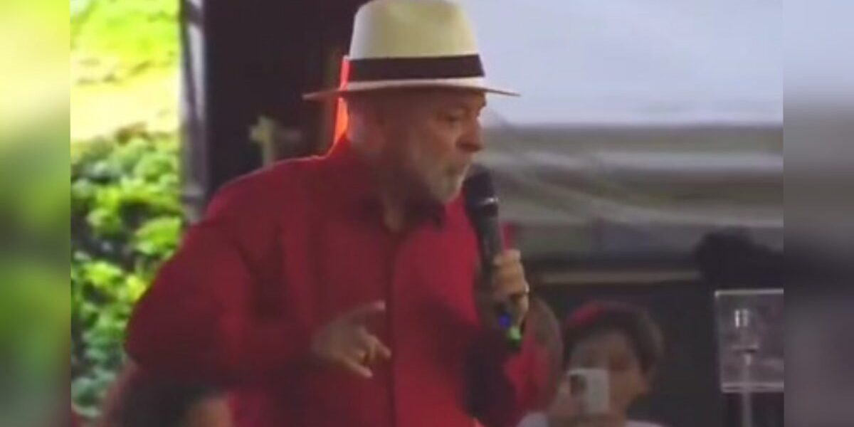Lula critica alta do preço do gás e propõe linha de crédito para entregadores comprarem motos