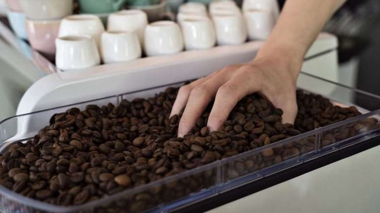 Estudo relaciona o consumo de café, arroz e ovos a níveis mais altos de substâncias químicas tóxicas no corpo Estudo relaciona o consumo de café, arroz e ovos a níveis mais altos de substâncias químicas tóxicas no corpo