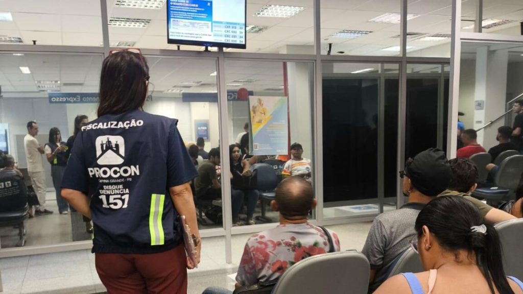 Banco Itaú é multado em R$ 220 mil pelo Procon em Campina Grande por desrespeito à Lei da Fila e prática abusiva Banco Itaú é multado em R$ 220 mil pelo Procon em Campina Grande por desrespeito à Lei da Fila e prática abusiva