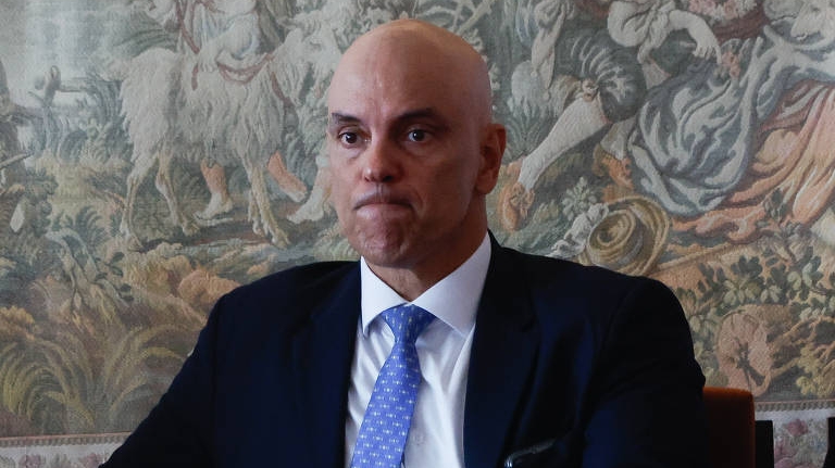 Trump Critica Moraes por Bloqueio de Redes Sociais, Diz NYT