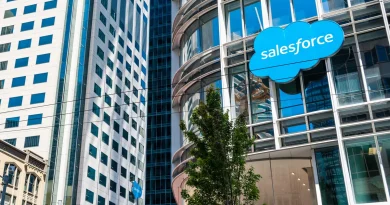 Hackers usam versão maliciosa de ferramenta Salesforce para roubo de dados Hackers usam versão maliciosa de ferramenta Salesforce para roubo de dados