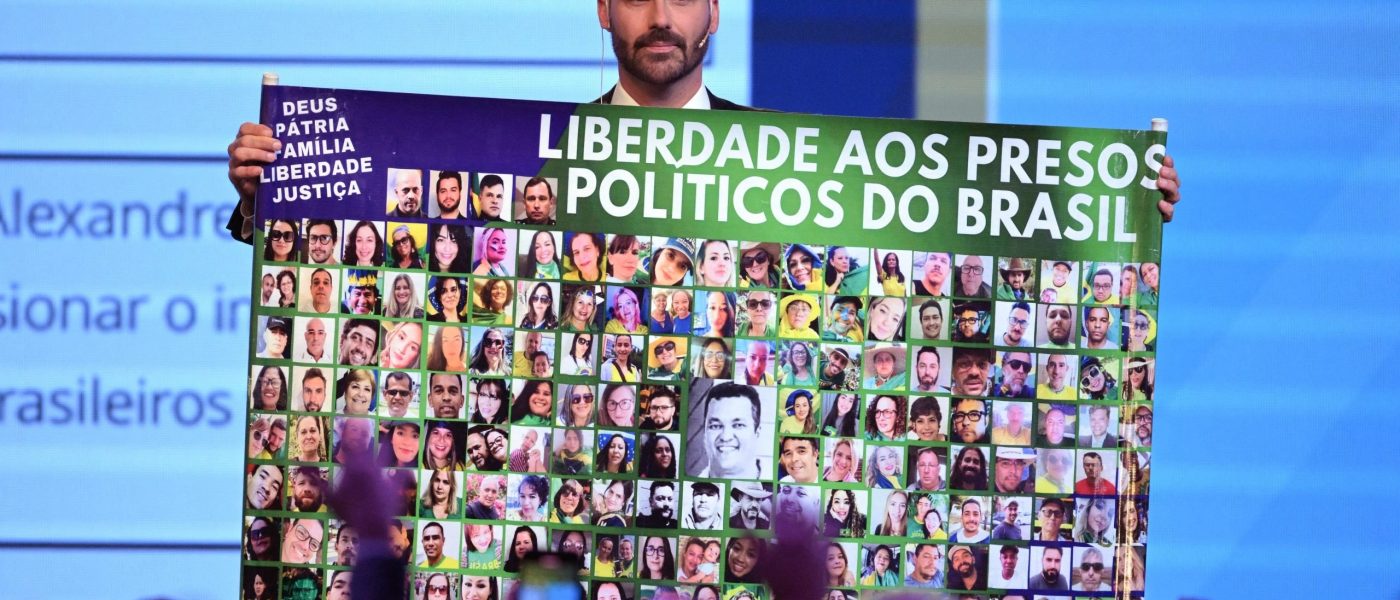 Bolsonaro depõe à PF sobre campanha de Eduardo contra ministros do STF
