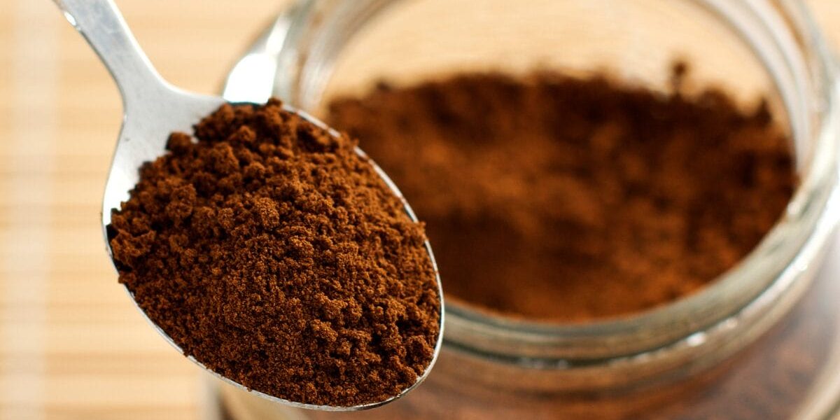 Seu café instantâneo pode afetar a visão? Estudo alerta