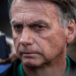 Bolsonaro confirma envio de R$ 2 milhões para Eduardo nos EUA Bolsonaro confirma envio de R$ 2 milhões para Eduardo nos EUA