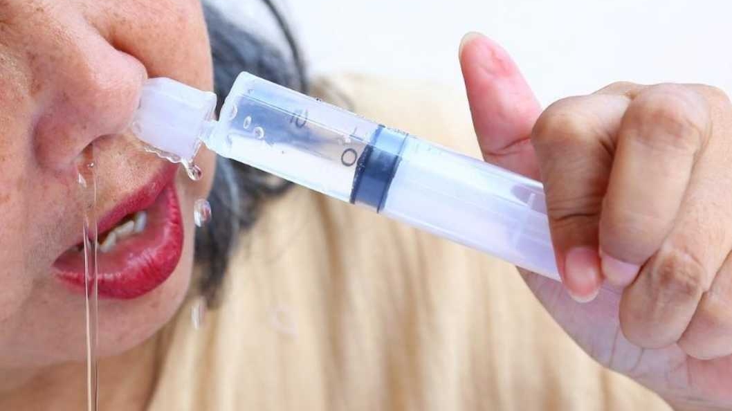 Idosa morre após contrair ameba comedora de cérebro em lavagem nasal