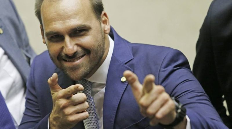 Oposição pede autorização para “mandato remoto” de Eduardo Bolsonaro