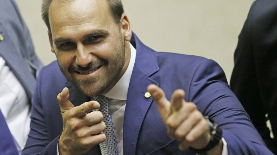 Oposição pede autorização para “mandato remoto” de Eduardo Bolsonaro Oposição pede autorização para “mandato remoto” de Eduardo Bolsonaro