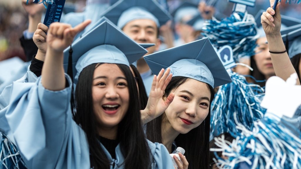 China supera EUA em número de universidades nos rankings globais