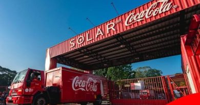 Governo suspende produção de Coca-Cola no Ceará por suspeita de contaminação Governo suspende produção de Coca-Cola no Ceará por suspeita de contaminação