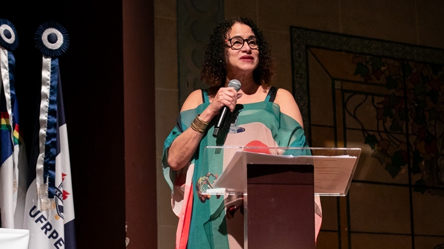 Luciana Santos Repudia Chantagem dos EUA e Defende Ciência como Pilar de Soberania Nacional