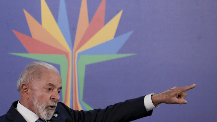 “Ninguém Determinou que o Dólar é a Moeda Padrão”, Afirma Lula Após Cúpula do BRICS