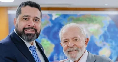 Presidente dos Correios pede demissão após prejuízos e pressão política Presidente dos Correios pede demissão após prejuízos e pressão política