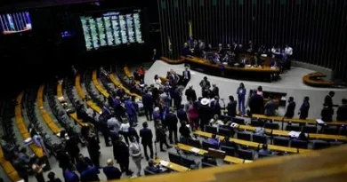 Câmara dos Deputados Vota Urgência para Revisão de Benefícios Fiscais em Busca de Receita Câmara dos Deputados Vota Urgência para Revisão de Benefícios Fiscais em Busca de Receita