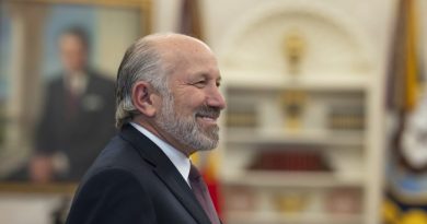 Tarifas dos EUA Entram em Vigor em 1º de Agosto, Diz Secretário de Comércio Tarifas dos EUA Entram em Vigor em 1º de Agosto, Diz Secretário de Comércio