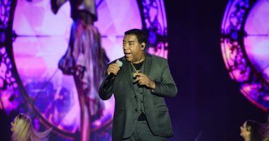 Cheio de Manias no Parque do Povo: Raça Negra faz estreia histórica em Campina Grande Cheio de Manias no Parque do Povo: Raça Negra faz estreia histórica em Campina Grande
