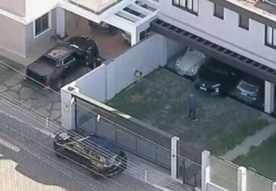 STF impõe medidas restritivas duras contra Bolsonaro; R$ 80 mil e pendrive escondido são encontrados