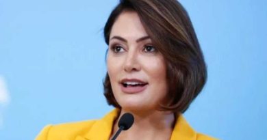 Michelle Bolsonaro não consegue remover vídeo que a acusa de “ex-garota de programa” Michelle Bolsonaro não consegue remover vídeo que a acusa de “ex-garota de programa”