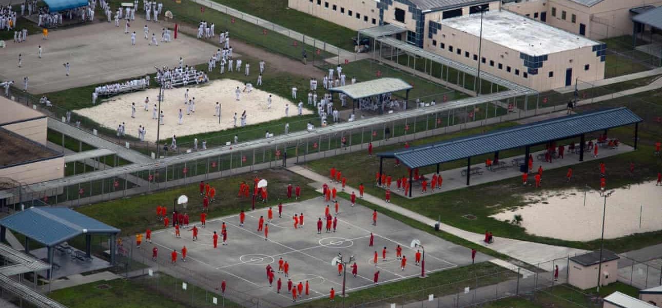 Tratamento Desumano em Centros de Detenção de Imigrantes em Miami: Relatório Revela Abusos Chocantes