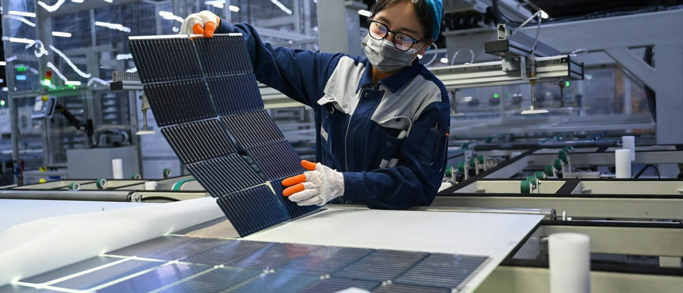 A Dependência Crítica: Como a China Venceu a Guerra dos Metais Raros e Deixou o Ocidente para Trás