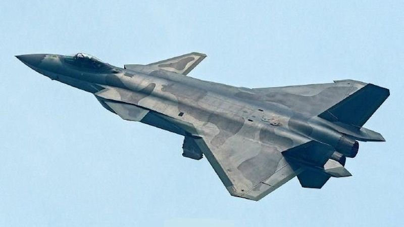 Desafio Furtivo: Caça J-20 da China Testa Defesas do Japão e Coreia em Voo Secreto
