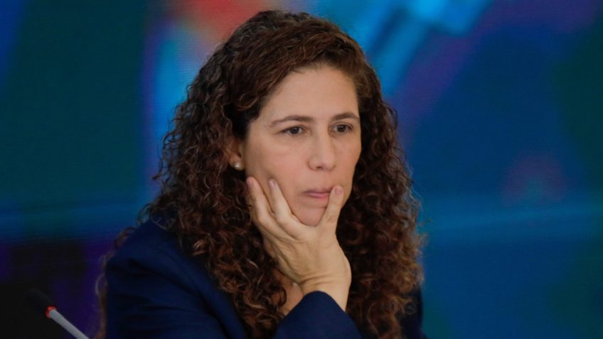 Crise com EUA expõe urgência de soberania digital, afirma Ministra Esther Dweck