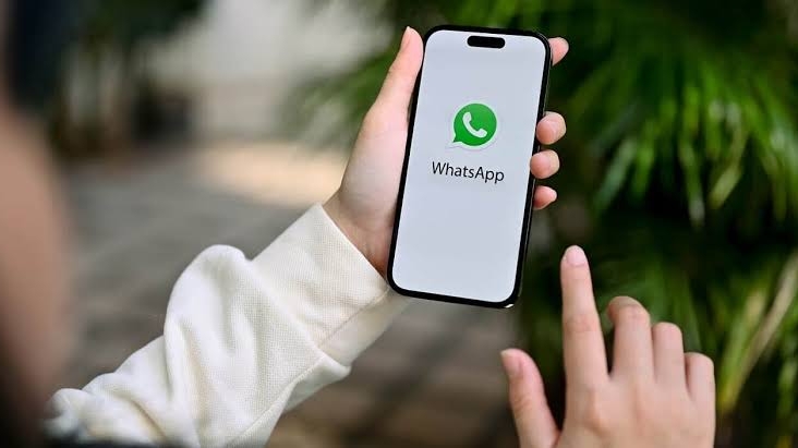 A Conversa Agora Tem Preço: WhatsApp Introduz Anúncios e Desafia a Lógica da Publicidade