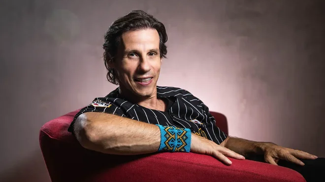 Caito Maia e a Chilli Beans Deixam o Dólar de Lado e Abraçam o Yuan em Nova Estratégia Comercial com a China