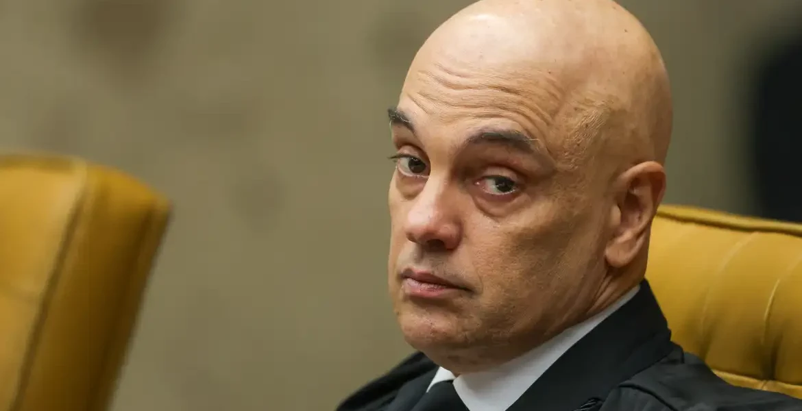 Moraes Acusa Eduardo Bolsonaro de Traição e Compara Lobby nos EUA a Tentativa de Golpe