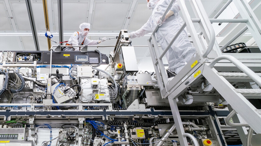 Guerra dos Chips: EUA Apertam Cerco à China e Colocam Gigantes Sul-Coreanas em Risco