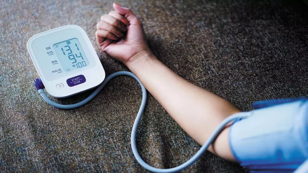 Adeus ao “12 por 8”: Nova diretriz de hipertensão no Brasil rebaixa o que era normal e endurece metas de tratamento