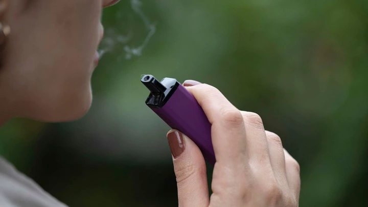 “Epidemia silenciosa”: a nova geração de viciados em nicotina que a lei não alcança