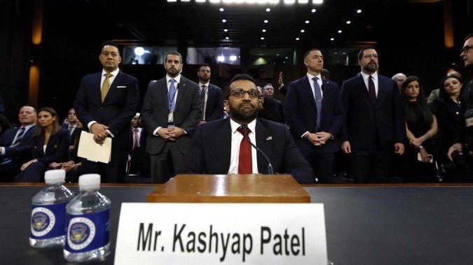 Crise no FBI: Diretor Enfrenta Congresso Após Grave Erro em Investigação