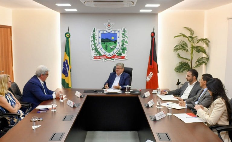 João Azevêdo destaca potencial da Paraíba em turismo, energias renováveis e ciência à cúpula alemã