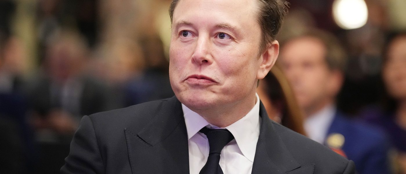 Elon Musk lança ‘Grokipedia’, enciclopédia de IA para combater Wikipedia ‘woke’