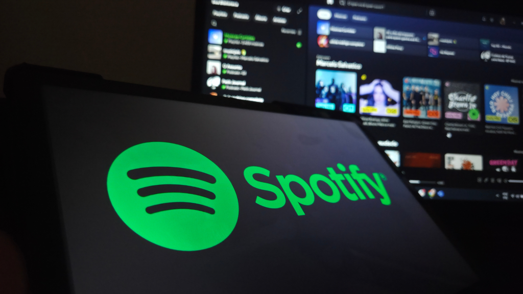 Sua playlist perfeita com uma frase: Spotify se une ao ChatGPT para criar listas de música com Inteligência Artificial