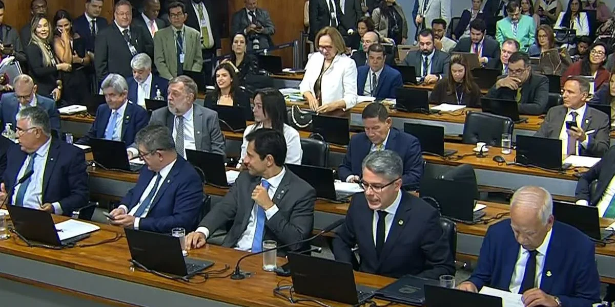 Em nova derrota do governo, CCJ da Câmara aprova PEC que amplia fiscalização de agências reguladoras