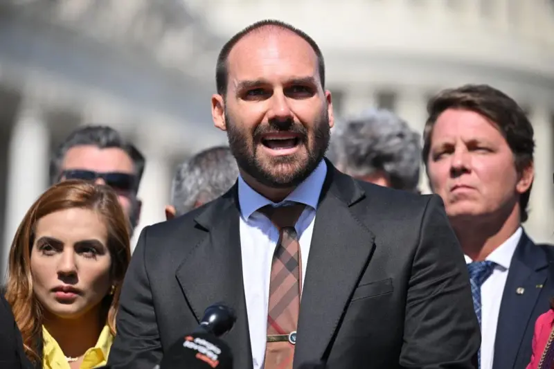 STF torna Eduardo Bolsonaro réu por coação no curso do processo: cenário inédito e próximos passos