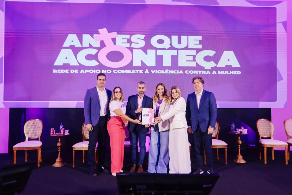 Coca-Cola firma parceria para distribuir cartilhas e adesivar veículos contra violência à mulher