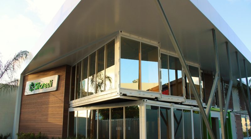 COP 30 e inovação sustentável: a primeira agência financeira feita com contêineres em João Pessoa