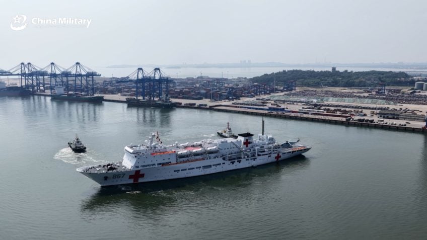 China solicita ancoragem de navio hospitalar no Brasil e provoca impasse diplomático